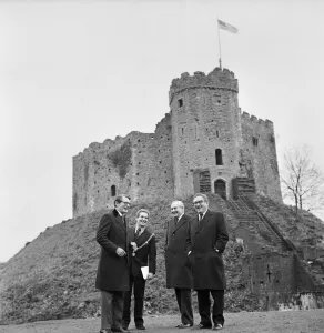 Freedom of Cardiff for Jim Callaghan. Dr Henry Kissinger and wife and Mr