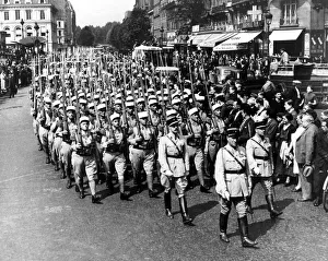 00084 Prints: French Foreign Legionaires in Paris for the Bastille Day parade