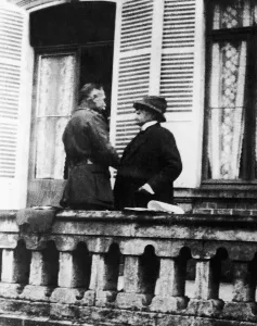 00409 Prints: French Premier Georges Clemenceau seen here at a meeting with General Douglas Haig to