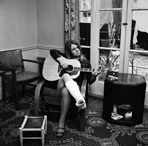 Friday the 13th wasn t a lucky day for 20-year-old singer Sandy Denny