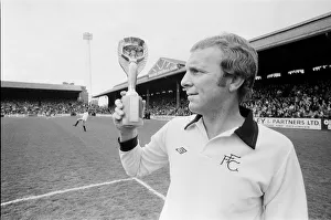 Fulham 6 v. Leyton Orient 1 Former England captain Bobby Moores last match