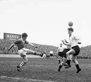 00207 Prints: Fulhams Trevor Tosh Chamberlain (right) seen here blocking a shot from the Middlesbrough