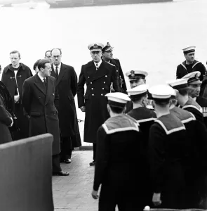 01259 Prints: The funeral of Edwina Mountbatten, Countess Mountbatten of Burma aboard HMS Wakeful off