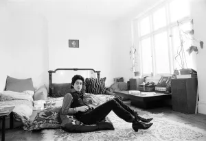 00355 Prints: Gary Holton, actor and singer pictured at the flat he shared with friend