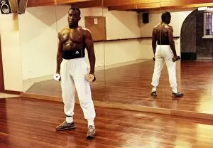 Images Dated 3rd October 1989: Gary Mason Boxing Former British Heavyweight Champion Working out in a dance studio with