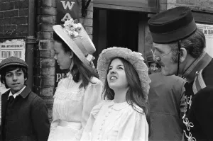 Gary Warren, Jenny Agutter, Sally Thomsett and David Lodge on the set of