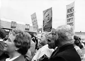 General Election 1964: Sir Alec Douglas Home tours Kent. Crowds at a meeting