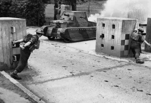 01452 Prints: A general intensive training of British Army units in Northern Ireland is being