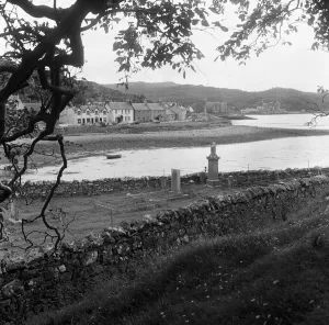 01046 Prints: General scenes of Lochinver, a village on the coast in the Assynt district of Sutherland