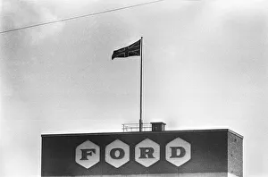 01186 Prints: General scenes showing thousands of new Ford cars parked up after coming off