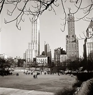 Square Prints: A general view showing the ice rink in New Yorks Central Park