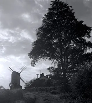 00157 Prints: A general view of a typical windmill pictured on a farm in the Hertfordshire countryside
