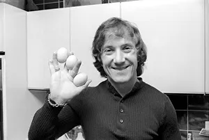 00250 Prints: George Armstrong Arsenal F. C. January 1975 75-00605-001