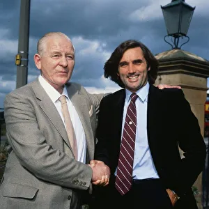 George Best Hibs Hibernian football player September 1980 With chairman Tom Hart