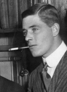 George Mewes Daily Mirror Photographer seen here circa 1910