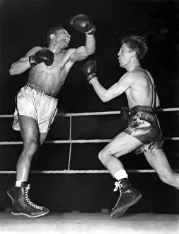 George Whelan (Acton) beat Teddy Best (Cardiff) on points in their lightweight contest