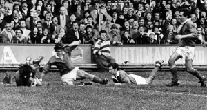 Gerald Davies goes over for a try, Wales grand slam year 25 3 1971. Wales -v- France