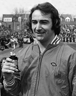 Gerald Sweeney Bristol City football player with Daily Mirror sponsored Footballer of