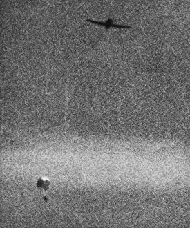 01433 Prints: German airman bails out in the Battle of Britain after hes aircraft was shot down