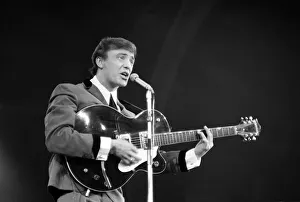 00188 Prints: Gerry Marsden of Gerry and the Pacemakers at the 1964 New Musical Express Poll Winners