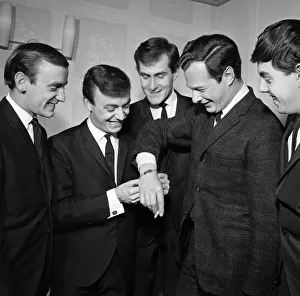 00627 Prints: Gerry and the Pacemakers, who, on their way from Hanley in Staffordshire to Ipswich to