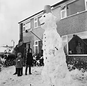 00880 Collection: Giant snowman at Marton, Middlesbrough, North Yorkshire. 1971