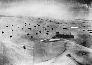 01179 Prints: The gigantic fleet of warships, transports, landing craft