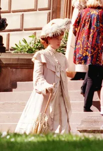 Movie Prints: Gillian Anderson filming in Glasgow actress filming new film House of Mirth in