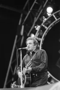01233 Prints: Glastonbury Festival 1994. Pictures shows Johnny Cash performing on The Pyramid
