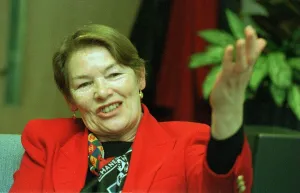 Glenda Jackson Labour MP March 1998 who is Parliamentry Under Secretary