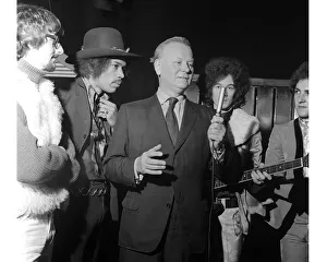 00121 Prints: Godfrey Winn December 1967, singing makes singing debut on television, with Jimi Hendrix