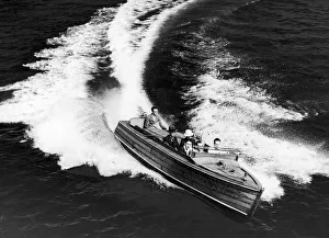 00093 Prints: Golden Arrow speedboat at Hastings, St Leonards. 30th August 1936