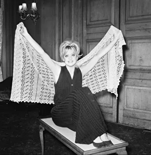 Shawl Prints: Goldie Hawn, American actress poses for pictures during press conference