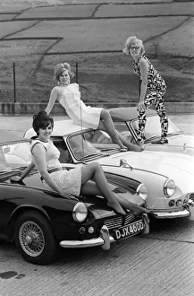 1960s Fashion Prints: Googl-Eye Boutique Owners April 1966 Gail Meredith (L)