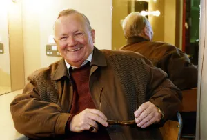 00500 Prints: Former Goon Sir Harry Secombe pictured in a dressing room at Sunderland Empire