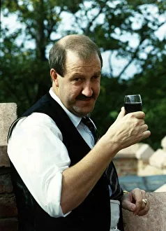 Red Wine Prints: Gorden Kaye actor in the role of Renee in the TV programme Allo Allo. September 1989