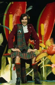 Gordon Bennett TV Presenter 1975 dressed in tartan highland wear A©mirrorpix
