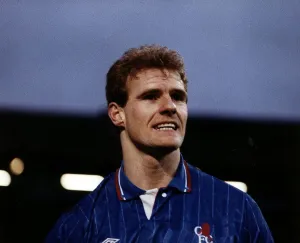 Gordon Durie Football playing for chelsea Dbase A©Mirrorpix