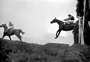 00058 Prints: The Grand National at Aintree: On extreme left is L Escargot (No