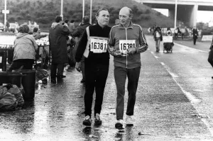 00120 Prints: The Great North Run 27 June 1982 - Blind competitor Erling Stordahl helped by Auden