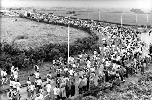 00119 Prints: The Great North Run 27 June 1982 - The long and winding trail of runners at White Mare