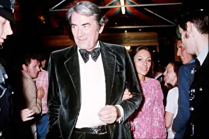 Ties Prints: Gregory Peck actor attends film premiere in velvet suit July 1973 Dbase MSI