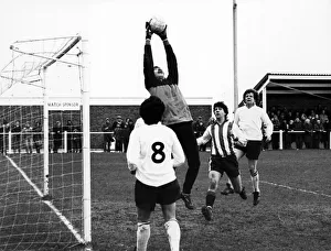 A Guisborough Town F. C. corner from Percy is safely collected by the Whickham goalkeeper