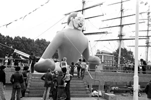 Shipbuilding Prints: Gulliver, a 50ft high inflatible giant designed and built by Building 67
