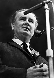Microphones Prints: Gwynfor Evans at the Urdd Eisteddfod, giving the presidents greeting to the crowd in