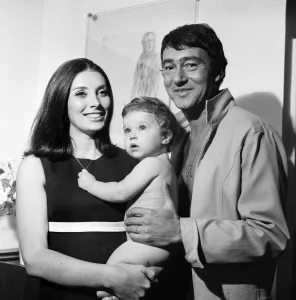 Daughter Prints: Hairstylist Vidal Sassoon, his wife Beverly and their one year old daughter Catya