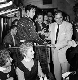 01232 Prints: Bill Haley on board the Daily Mirror Rock n Roll Special train to Waterloo