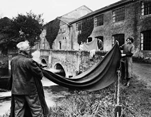 Hampshire wool. 300 year old sailcloth mill at Fordingbridge, on the Avon