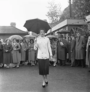 Skirt Prints: The hand knitting wool firm Mandel holding a mannequin parade in Ludgate Gardens