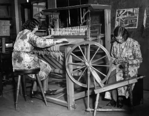 01215 Prints: The hand loom and the spinning wheel, used by students in the School of Art in Sunderland